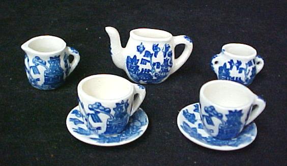 Blue Willow China Miniature Childrens 7 PC Tea Set